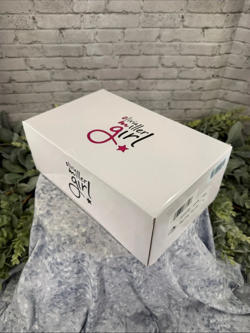 OLIVIA MILLER GIRL “Happy Daze” White Vinyl Low-Top Sneakers Girls 13M 💛 NWT&NIB